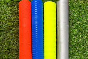 Textured vs. Smooth Cricket Bat Grips: Which One is Right for You?